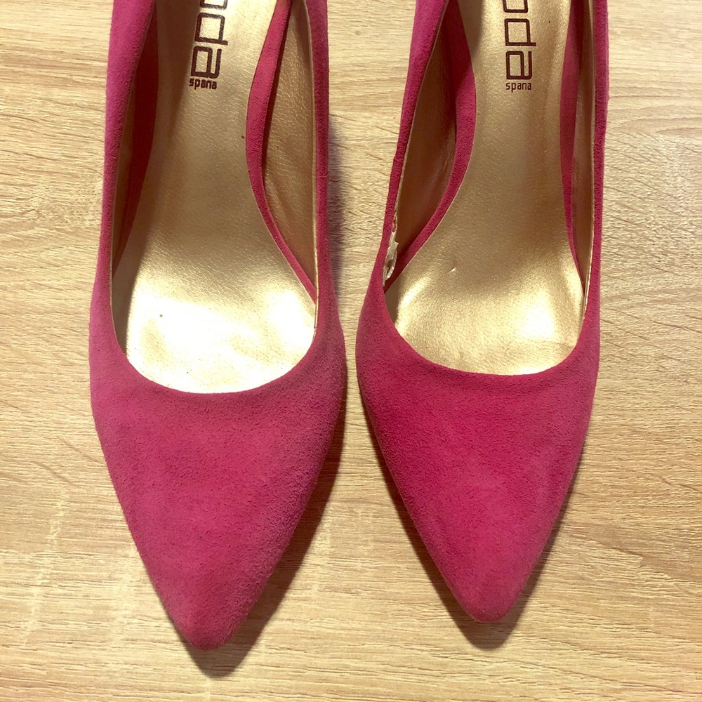 Magenta Pink Suede MODA pumps 8.5